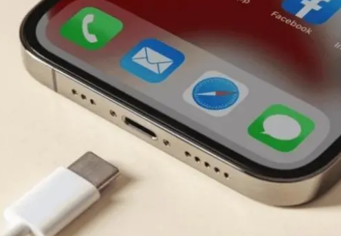 延长苹果15维修分享iPhone15改USB-C接口后能和安卓用户互借充电器吗 